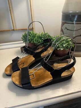 Nwots  Naot Sandals Adjustable size 41